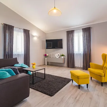 Batana, A Warm, Private And Pet Friendly