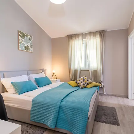 Batana, A Warm, Private And Pet Friendly