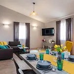 Prázdninový dům Batana, A Warm, Private And Pet Friendly