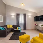 Batana, A Warm, Private And Pet Friendly *