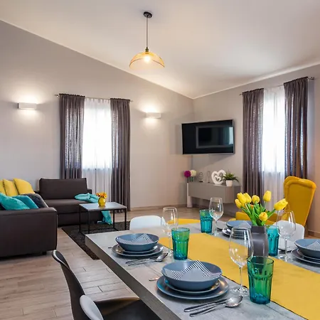 Vikendica Batana, A Warm, Private And Pet Friendly