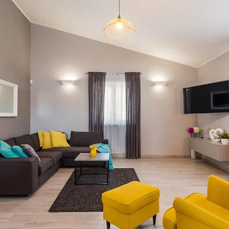 Batana, A Warm, Private And Pet Friendly *