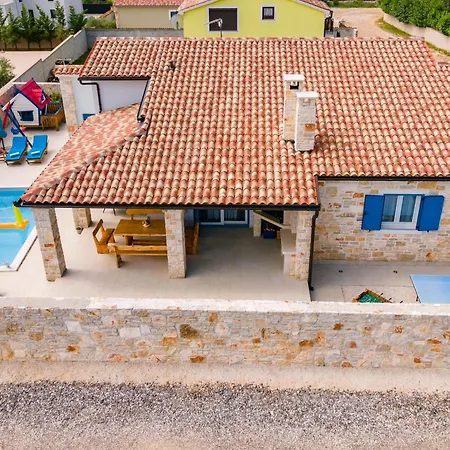Batana, A Warm, Private And Pet Friendly Prázdninový dům Svetvinčenat