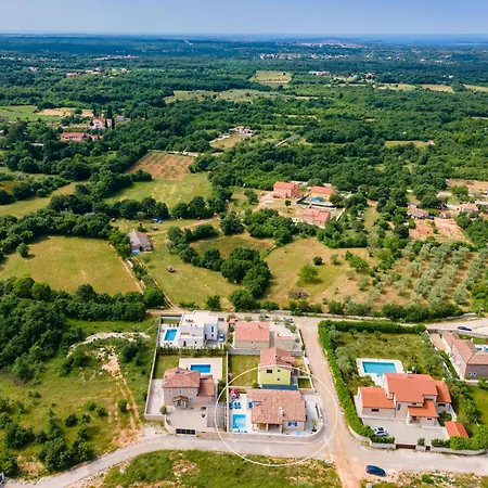 Batana, A Warm, Private And Pet Friendly *